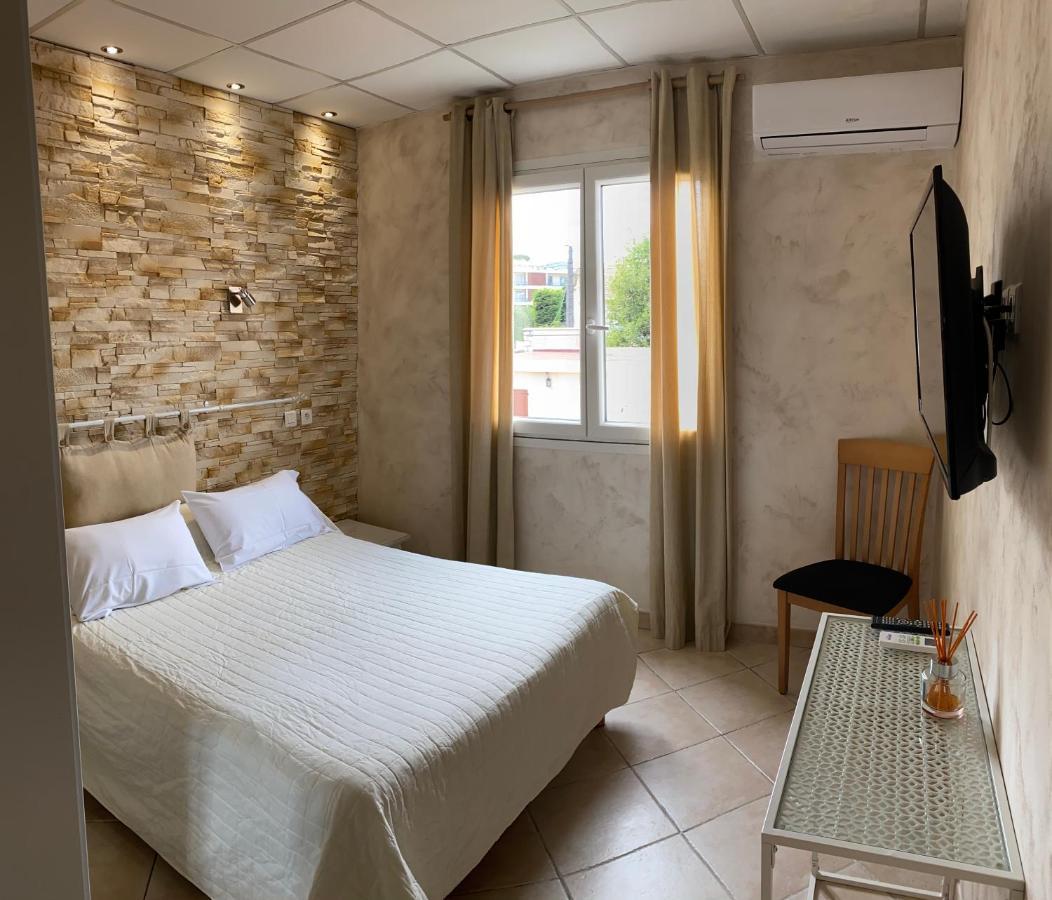 Hôtel Le Derby terrasse et parking Cagnes-sur-Mer Exterior foto
