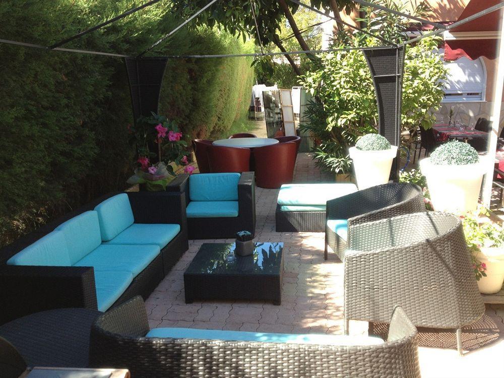 Hôtel Le Derby terrasse et parking Cagnes-sur-Mer Exterior foto