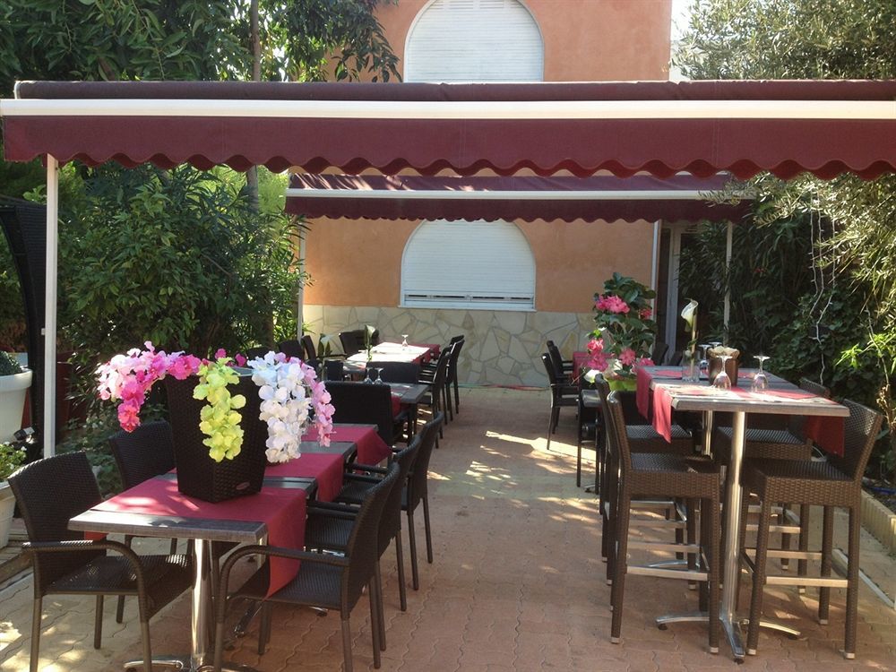 Hôtel Le Derby terrasse et parking Cagnes-sur-Mer Exterior foto