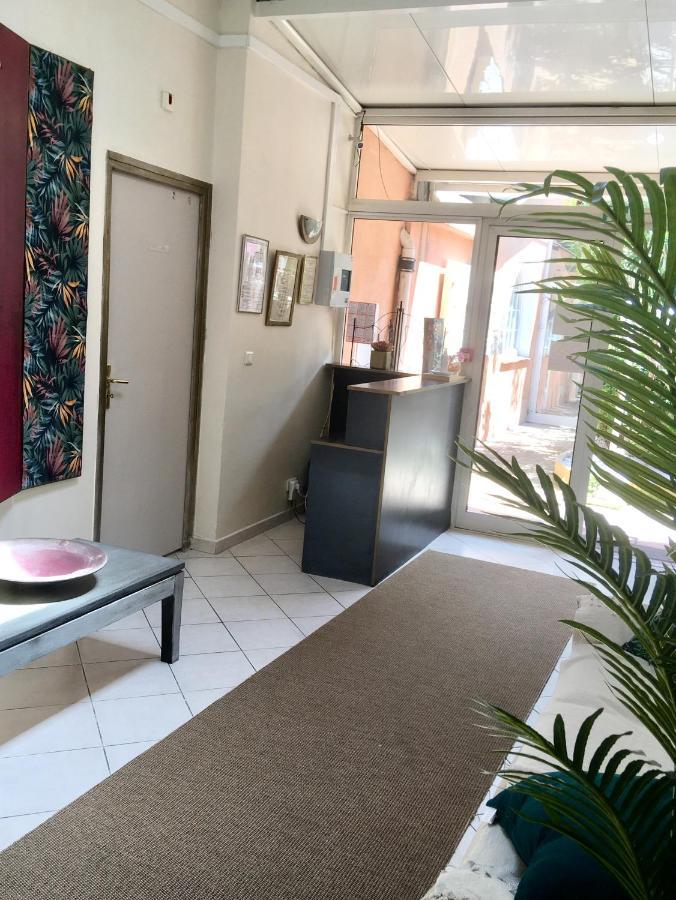 Hôtel Le Derby terrasse et parking Cagnes-sur-Mer Exterior foto